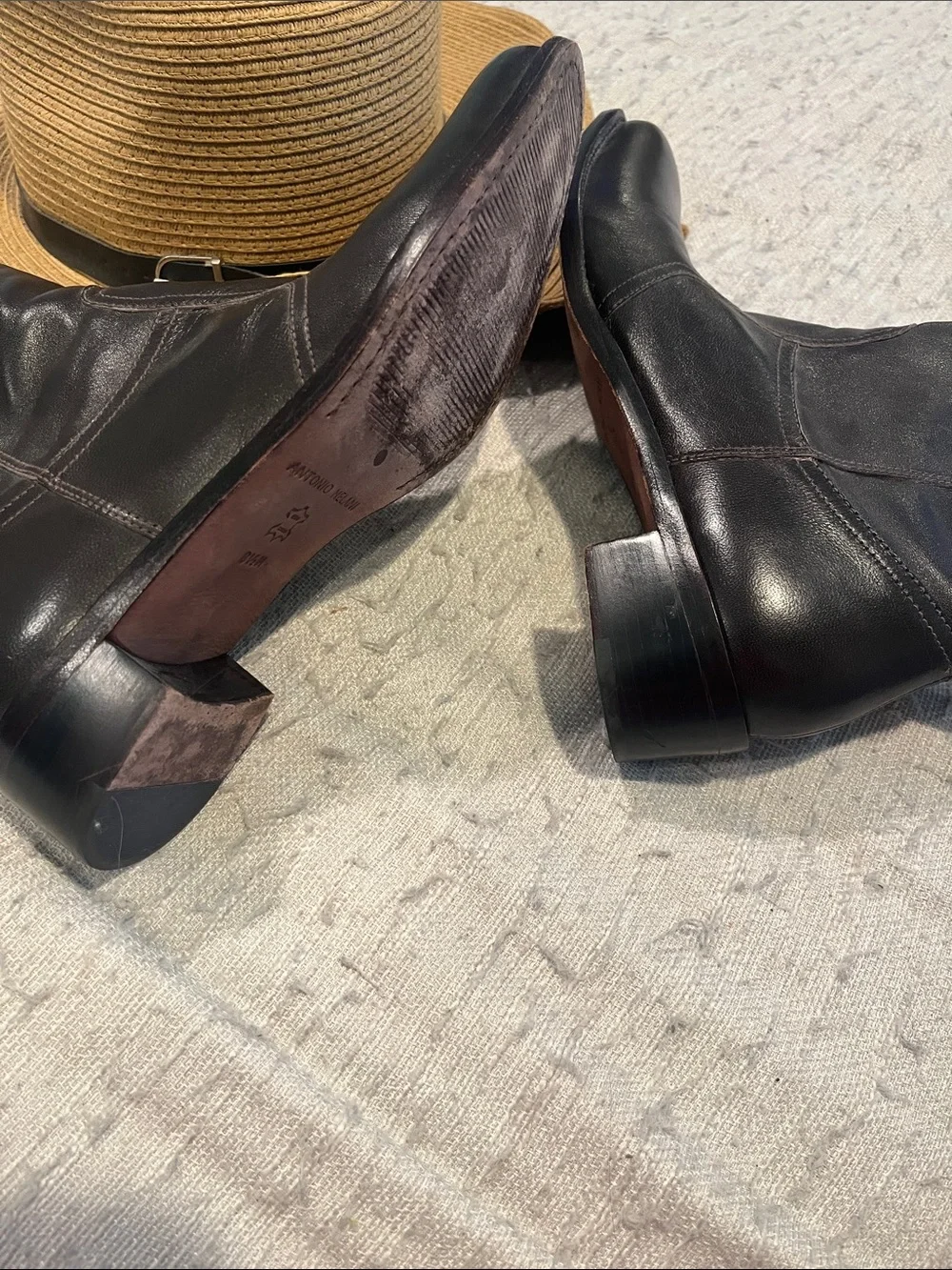 ANTONIO MELANI sleek black